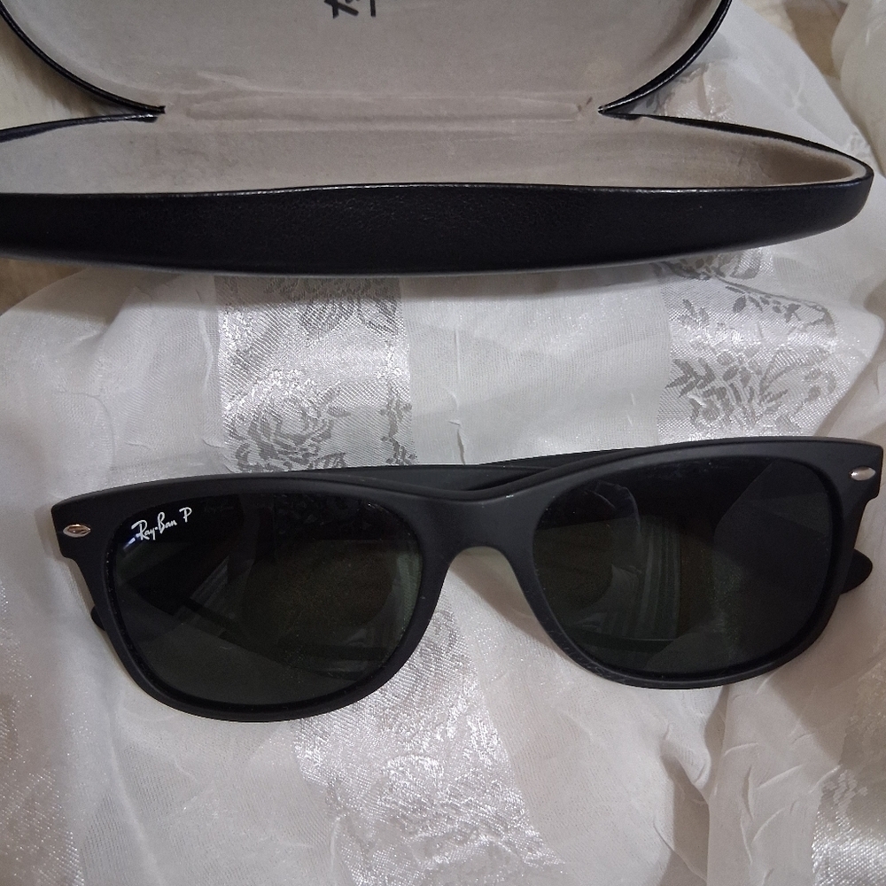 Ray Ban Sunglasses - Picture 4 of 6